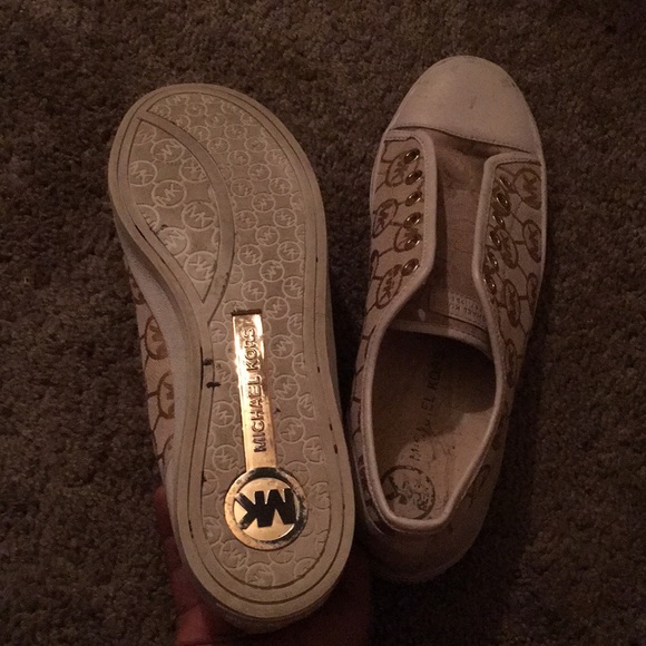 Shoes - Picture 2 of 2